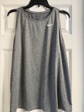 Nike Women's Heather Gray Athletic Tank Top